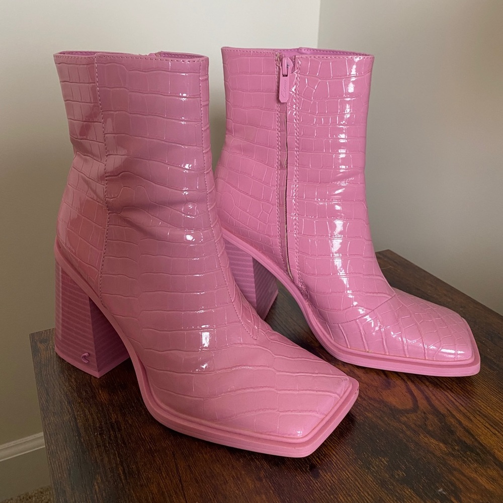 Circus by Sam Edelman pink booties. Worn twice. Size 8